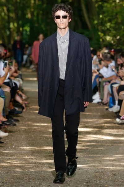 Look 9